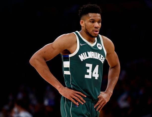 南通发布：苏超南通队载誉而归，3000多名球迷迎接城市英雄（南通发布：苏超南通队凯旋归来，三千余名球迷热情迎接城市骄傲）