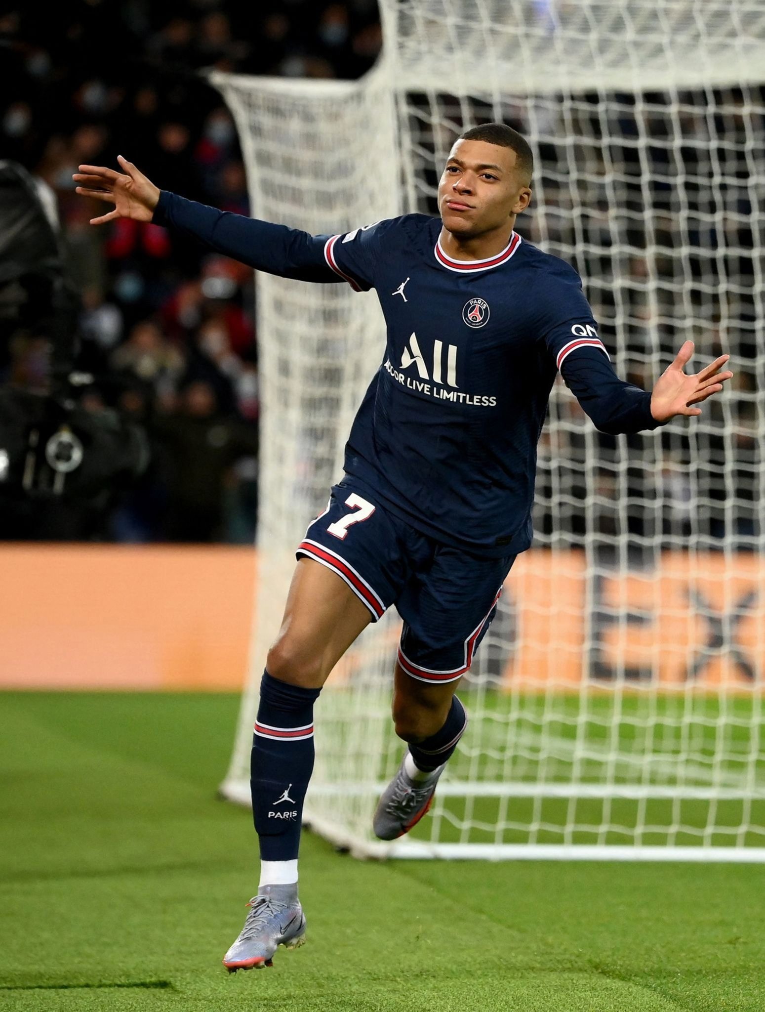 神户后卫：与申花的比赛并不轻松，感谢权田修一的扑点（神户后卫：战申花并不轻松，感谢权田修一扑出点球）