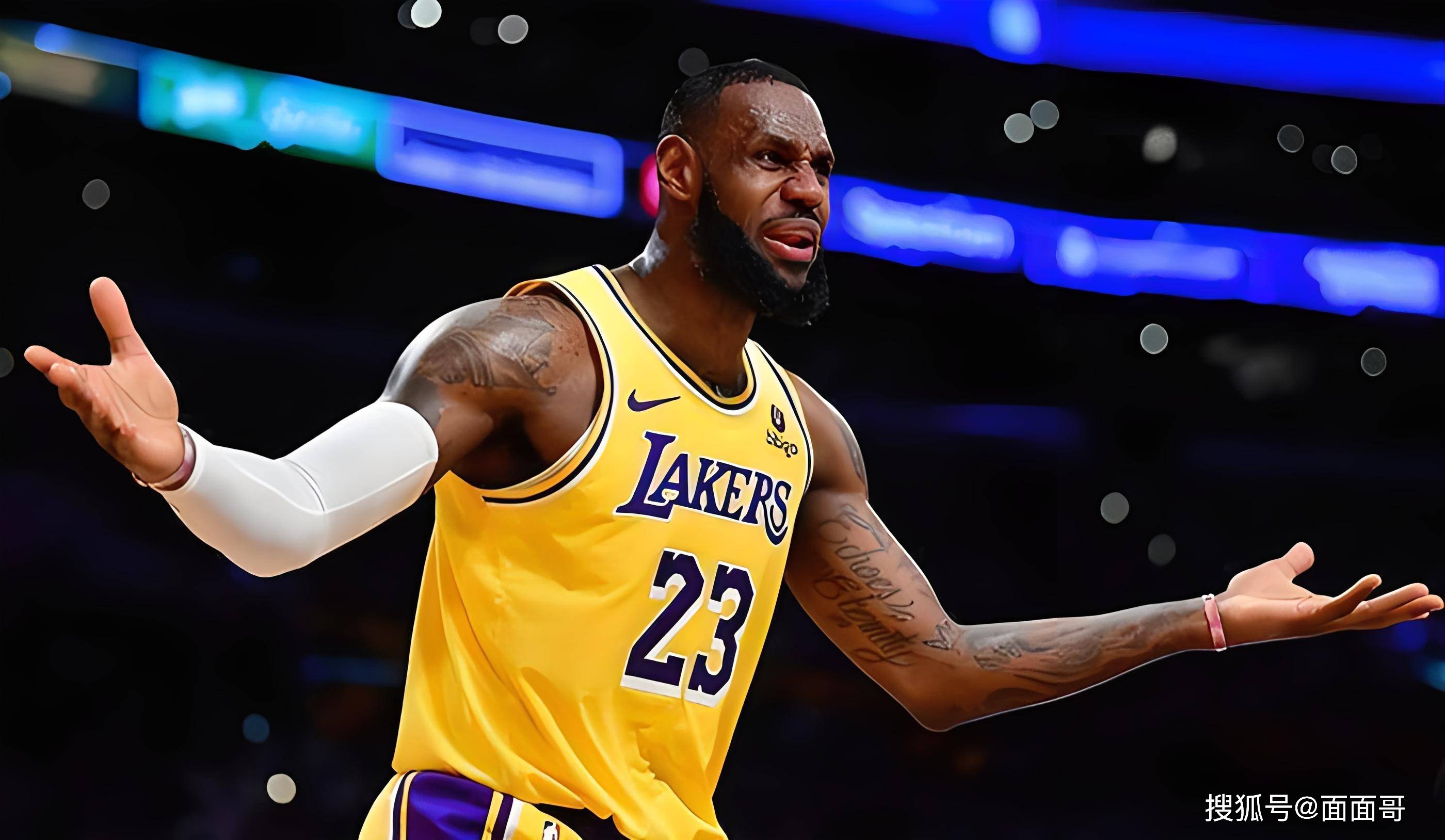 皇马主场1-2不敌曼城，赛后伯纳乌球场响起嘘声（曼城客场2-1击败皇马，赛后伯纳乌嘘声四起）