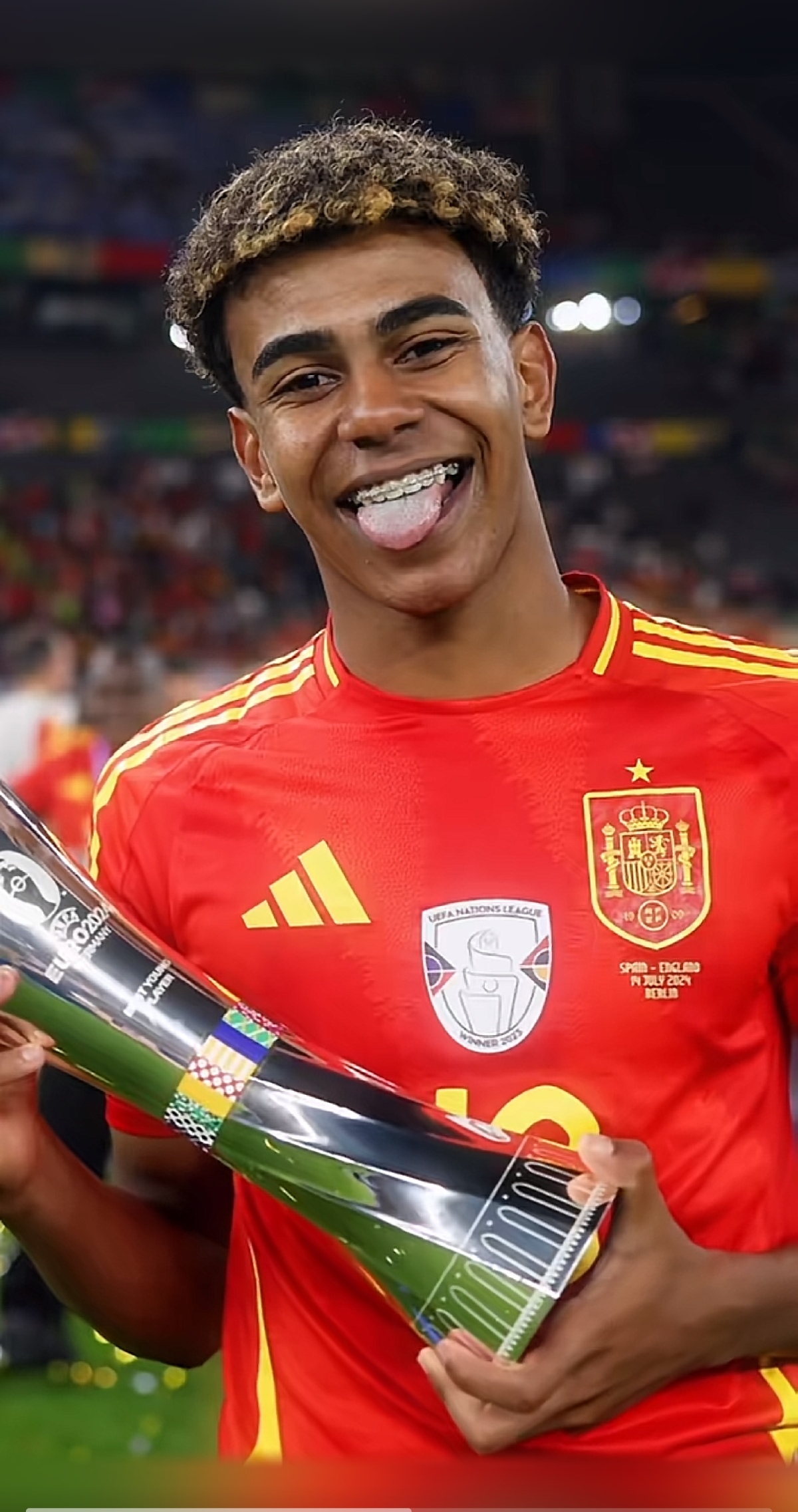 官方：苏超扬州队公开招募下赛季主教练、助教与球员（官宣：苏超扬州队启动下赛季主教练、助教及球员公开招募）