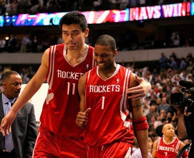 卡斯特罗普：踢拜仁染红是我铲球出现了失误；我最擅长8号位（卡斯特罗普：对阵拜仁被罚下因铲球失误；我最适合踢8号位）