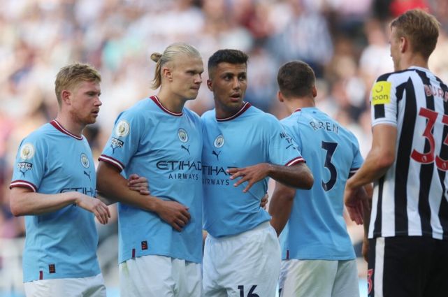 多位德国前国脚：纳帅不必施压，德国需要真正的领袖挺身而出（多位德国前国脚：无需苛责纳帅，德国更需真正领袖挺身而出）