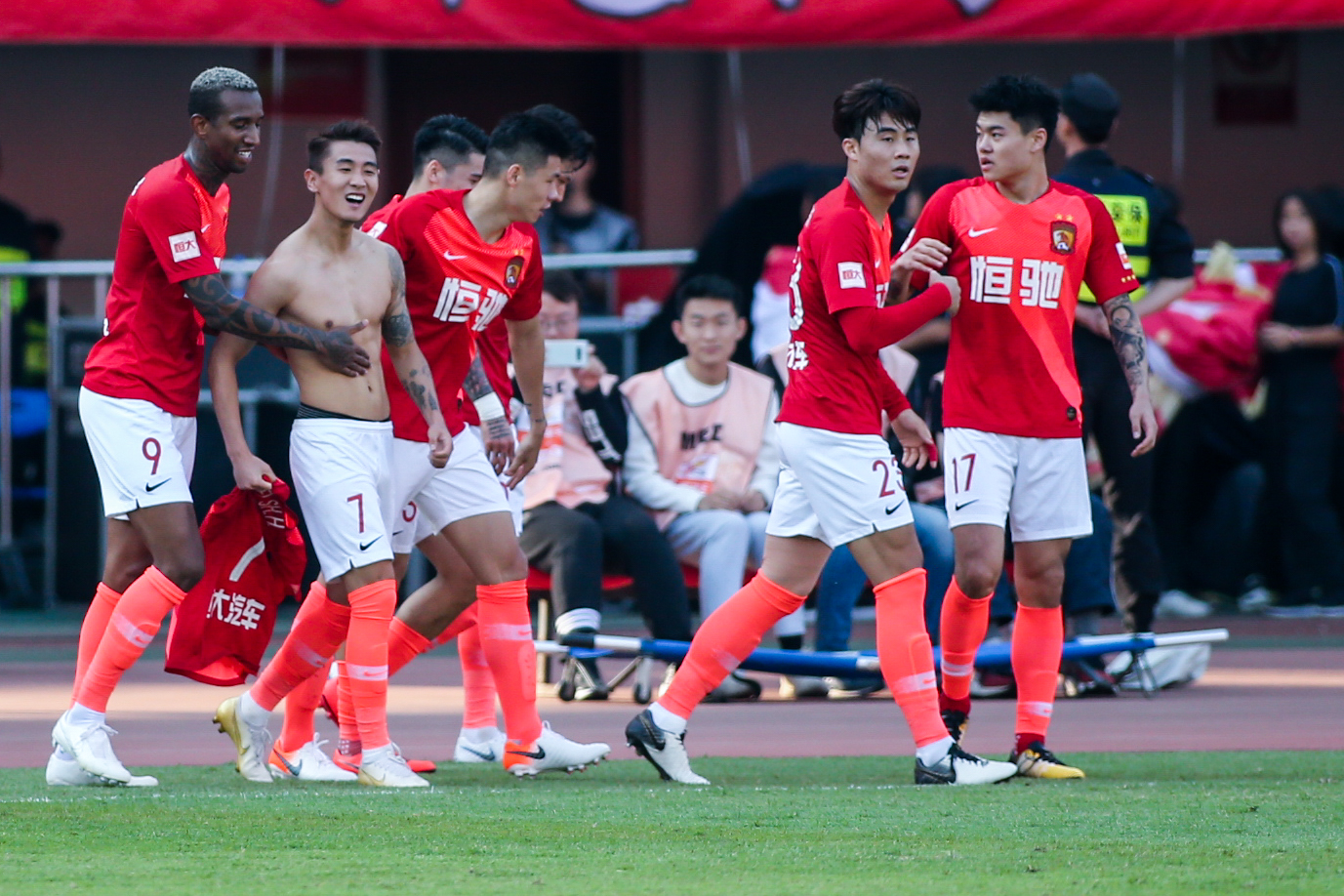 迪卡尼奥：我本认为国米能竞争欧冠榜首，现在却可能掉出前八（迪卡尼奥：原以为国米能冲击欧冠头名，如今却或将跌出前八）