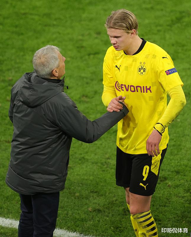 铜梁龙官方：下赛季球衣为主红客白，欢迎球迷投票27赛季球衣（铜梁龙官宣下季主红客白，启动27赛季球衣球迷投票）