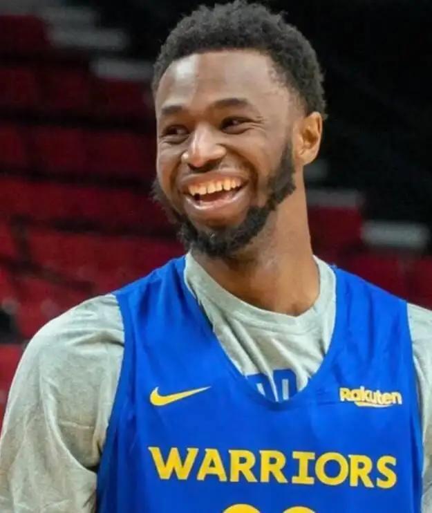 卡拉格：斯凯利是天才球员，对他未入选英格兰大名单感到惊讶（卡拉格称斯凯利天赋异禀，惊讶其落选英格兰名单）