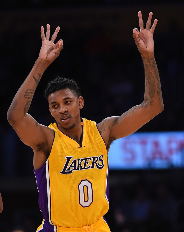 摩洛哥主帅：阿什拉夫会随队出征非洲杯，相信他能尽快康复（阿什拉夫将随摩洛哥出征非洲杯，主帅看好其尽快复出）