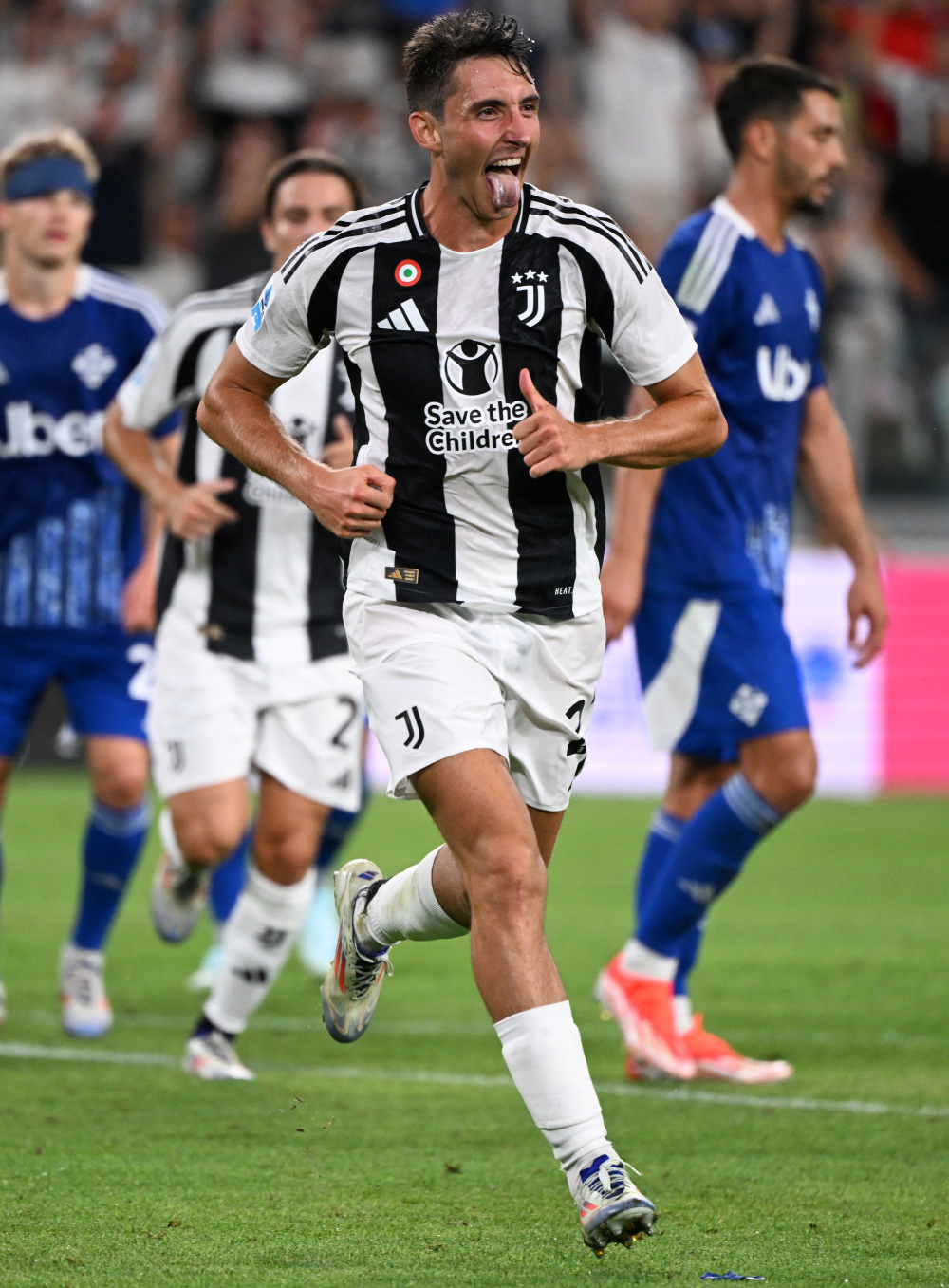 外媒：谢菲联、美因茨等多家俱乐部有意韩国国脚边卫薛英佑（多家球队有意韩国国脚边卫薛英佑，谢菲联与美因茨在列）